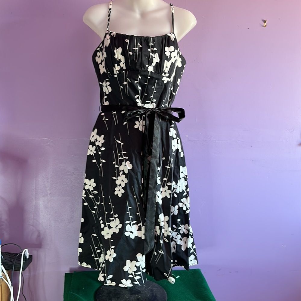 Alyn Paige Black White Floral Cocktail Dress Size 9/10 Sleeveless Party Dress